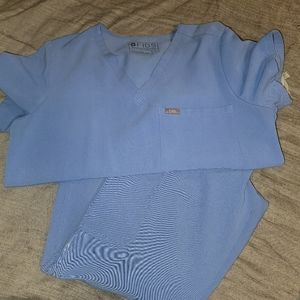 Figs ceil blue medium top and bottom